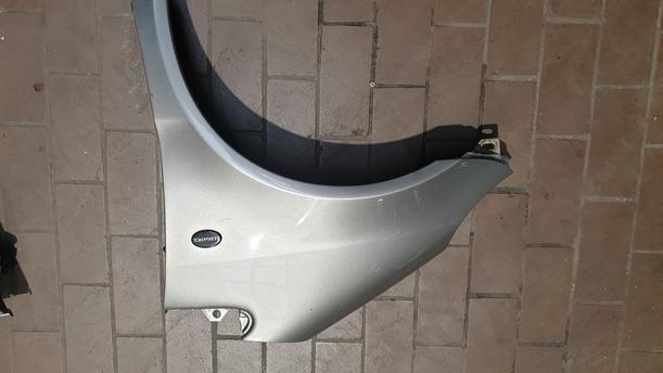 Foto: KOTFLÜGEL LINKS eines Mercedes-Benz A 160 L