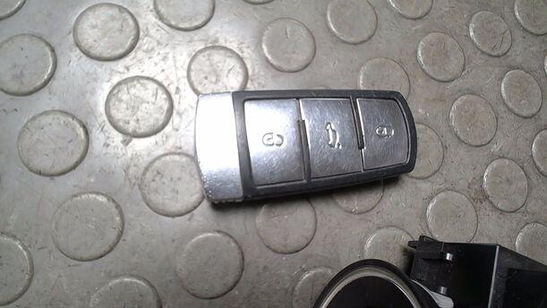Foto: ZÜNDSCHLOSS/ SCHLIESSZYLINDER eines VW Passat Variant 2.0 TDI DPF