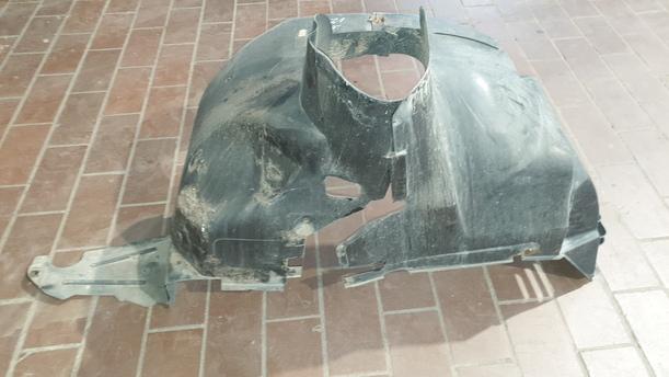 Foto: RADHAUSSCHALE / INNENKOTFLÜGEL VORNE LINKS eines Mercedes-Benz A 160 L