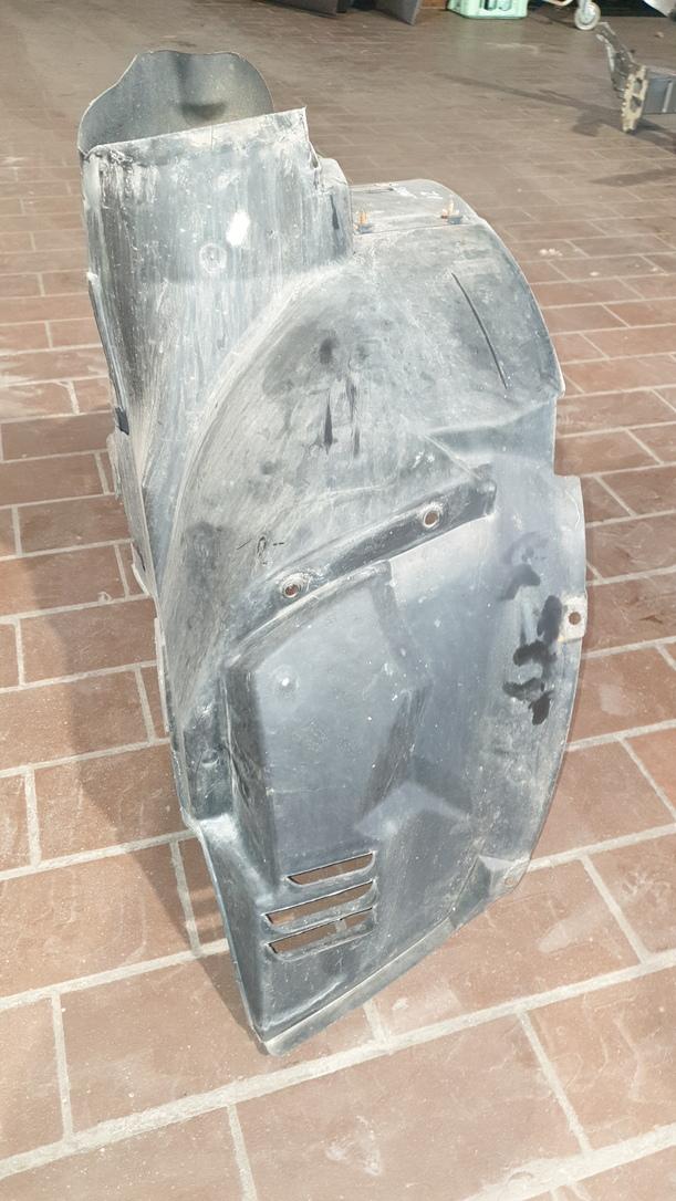 Foto: RADHAUSSCHALE / INNENKOTFLÜGEL VORNE LINKS eines Mercedes-Benz A 160 L