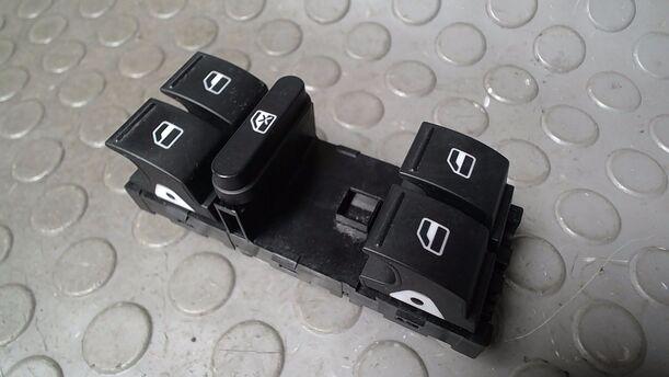 Foto: FENSTERHEBERSCHALTER eines VW Passat Variant 2.0 TDI DPF