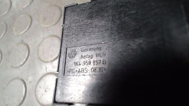 Foto: FENSTERHEBERSCHALTER eines VW Passat Variant 2.0 TDI DPF