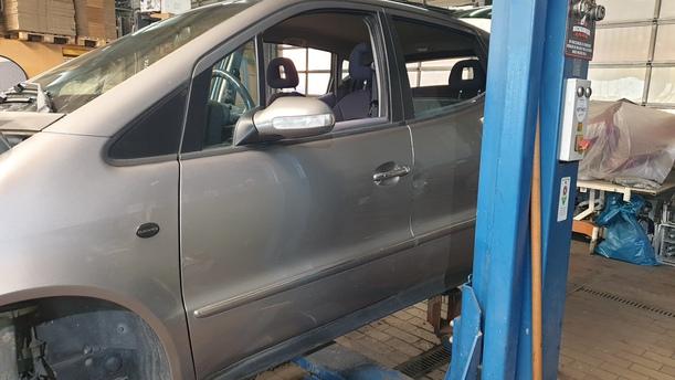 Foto: TÜR VORNE LINKS eines Mercedes-Benz A 160 L