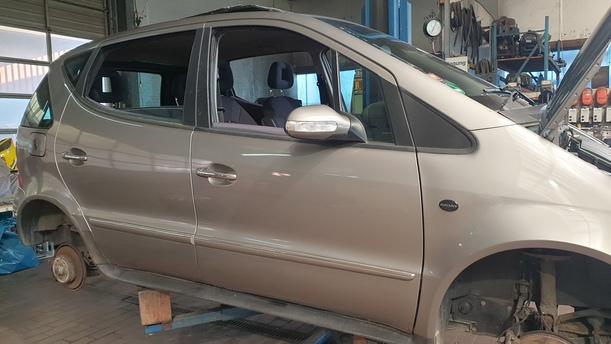 Foto: TÜR VORNE RECHTS eines Mercedes-Benz A 160 L