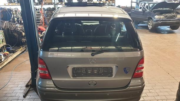 Foto: HECKKLAPPE / HECKDECKEL ( FACELIFT ) eines Mercedes-Benz A 160 L
