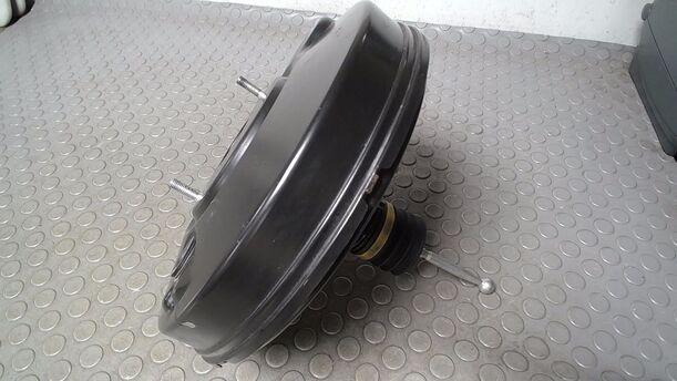 Foto: BREMSKRAFTVERSTÄRKER eines VW Passat Variant 2.0 TDI DPF
