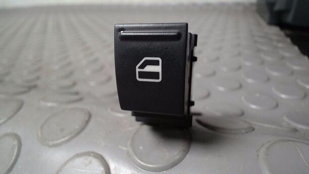 Foto: FENSTERHEBERSCHALTER HINTEN eines VW Passat Variant 2.0 TDI DPF GL