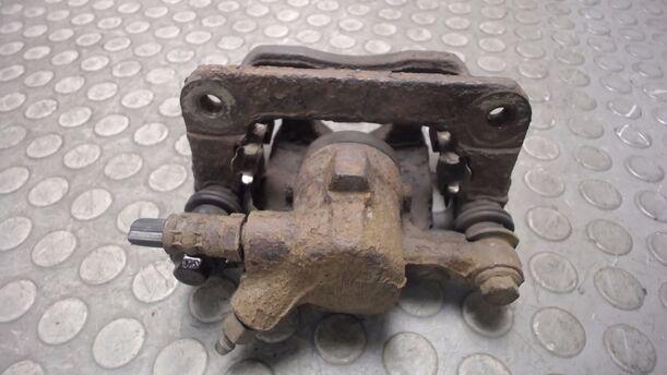 Foto: BREMSSATTEL HINTEN LINKS eines Mercedes-Benz A 160 L GL