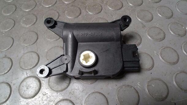 Foto: STELLMOTOR HEIZUNG eines VW Passat Variant 2.0 TDI DPF GL