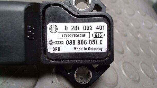 Foto: LADEDRUCKSENSOR eines VW Passat Variant 2.0 TDI DPF GL