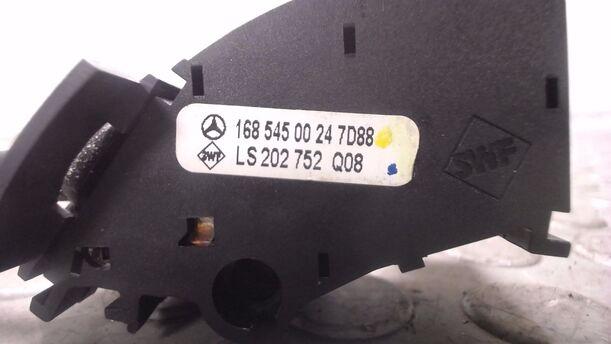 Foto: SCHALTER TEMPOMAT eines Mercedes-Benz A 160 L GL