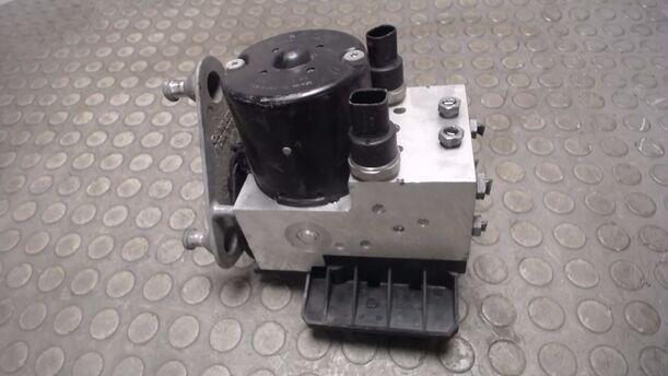 Foto: HAUPTBREMSAGGREGAT ABS eines Mercedes-Benz A 160 L GL