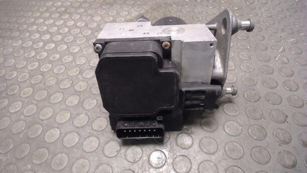 Foto: HAUPTBREMSAGGREGAT ABS eines Mercedes-Benz A 160 L GL