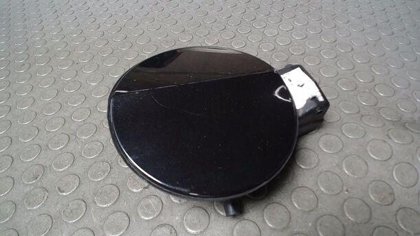 Foto: TANKKLAPPE/ TANKDECKEL eines VW Passat Variant 2.0 TDI DPF GL