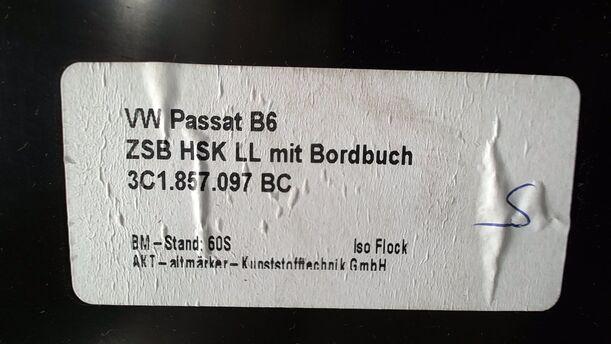 Foto: HANDSCHUHFACH eines VW Passat Variant 2.0 TDI DPF GL