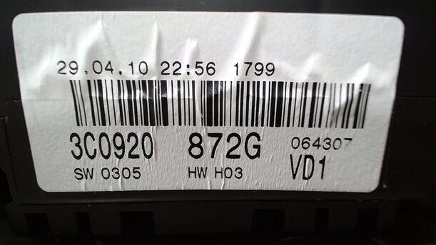 Foto: TACHOEINHEIT/ INSTRUMENTENTAFEL eines VW Passat Variant 2.0 TDI DPF GL