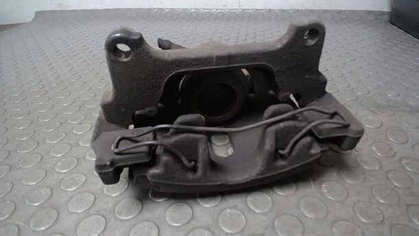 Foto: BREMSSATTEL VORN LINKS ( ATE ) eines VW Passat Variant 2.0 TDI DPF GL