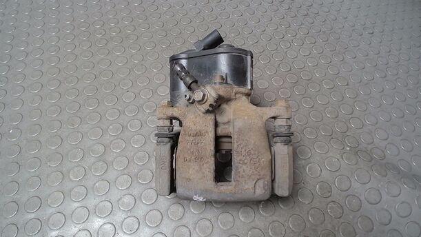 Foto: BREMSSATTEL HINTEN RECHTS eines VW Passat Variant 2.0 TDI DPF GL