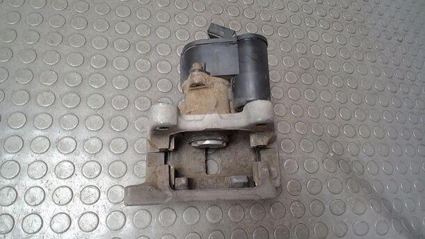 Foto: BREMSSATTEL HINTEN RECHTS eines VW Passat Variant 2.0 TDI DPF GL