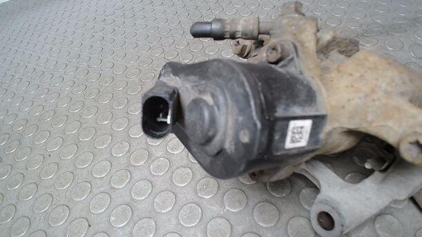 Foto: BREMSSATTEL HINTEN LINKS eines VW Passat Variant 2.0 TDI DPF GL