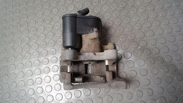 Foto: BREMSSATTEL HINTEN LINKS eines VW Passat Variant 2.0 TDI DPF GL