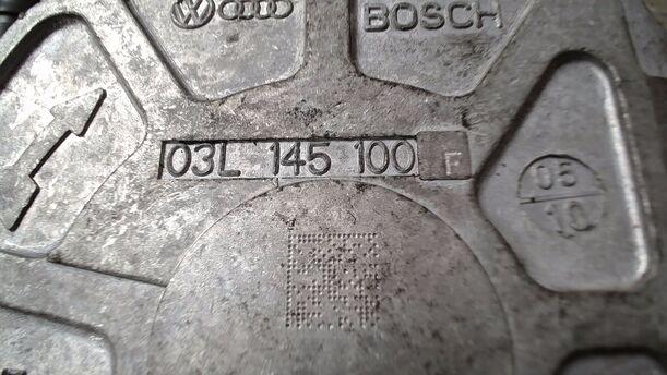 Foto: VAKUUMPUMPE ( BOSCH ) eines VW Passat Variant 2.0 TDI DPF GL