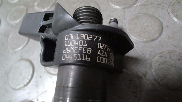 Foto: DIESELEINSPRITZDÜSE/ INJEKTOR eines VW Passat Variant 2.0 TDI DPF GL