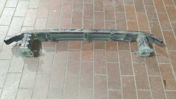 Foto: VERSTÄRKUNG VORNE OBEN eines Lancia Phedra 2.2 Multijet 16v DPF GL