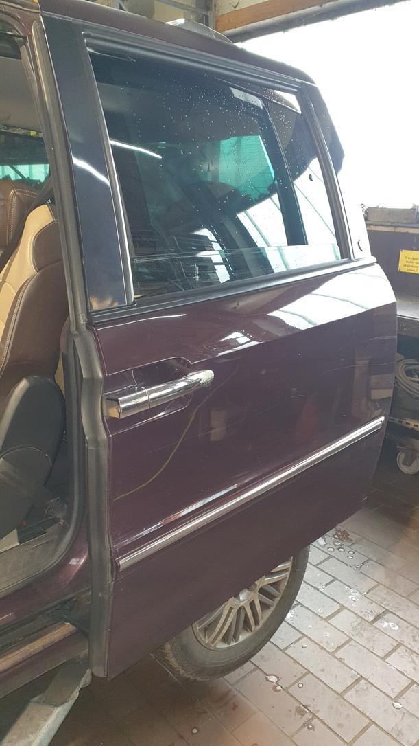 Foto: SCHIEBETÜR LINKS eines Lancia Phedra 2.2 Multijet 16v DPF GL