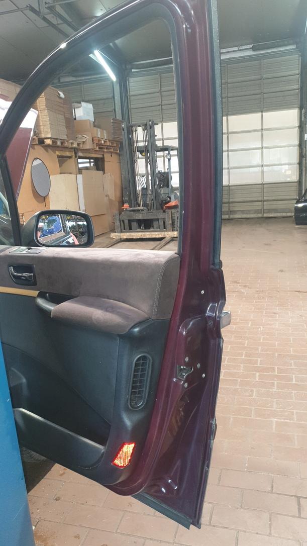 Foto: TÜR VORNE RECHTS eines Lancia Phedra 2.2 Multijet 16v DPF GL
