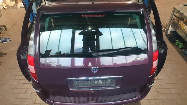 Foto: HECKKLAPPE / HECKDECKEL eines Lancia Phedra 2.2 Multijet 16v DPF GL
