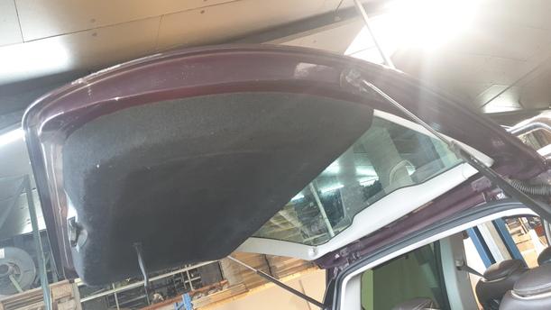 Foto: HECKKLAPPE / HECKDECKEL eines Lancia Phedra 2.2 Multijet 16v DPF GL