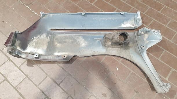 Foto: SEITENTEIL / KOTFLÜGEL HINTEN LINKS eines Lancia Phedra 2.2 Multijet 16v DPF GL