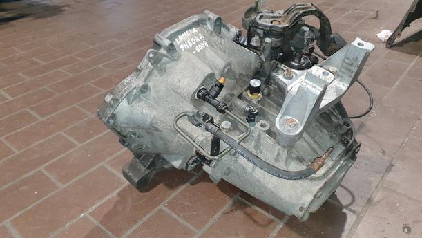 Foto: SCHALTGETRIEBE 5 GANG eines Lancia Phedra 2.2 Multijet 16v DPF GL