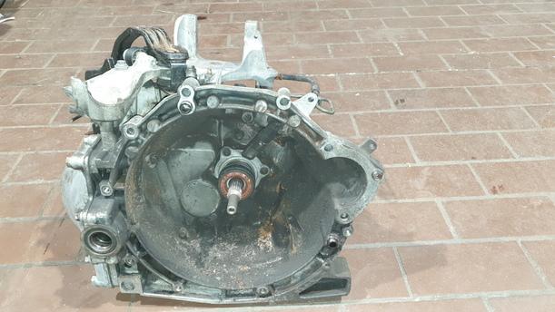 Foto: SCHALTGETRIEBE 5 GANG eines Lancia Phedra 2.2 Multijet 16v DPF GL