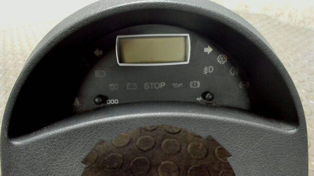 Foto: TACHOEINHEIT / KOMBIINSTRUMENT eines Lancia Phedra 2.2 Multijet 16v DPF GL