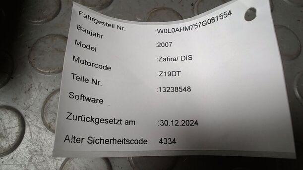 Foto: DISPLAY/ BILDSCHIRM ( ENTHEIRATET ) eines Opel Zafira 1.9 CDTI GL