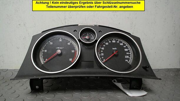 Foto: TACHOEINHEIT/ KOMBIINSTRUMENT ( ENTHEIRATET ) eines Opel Zafira 1.9 CDTI GL