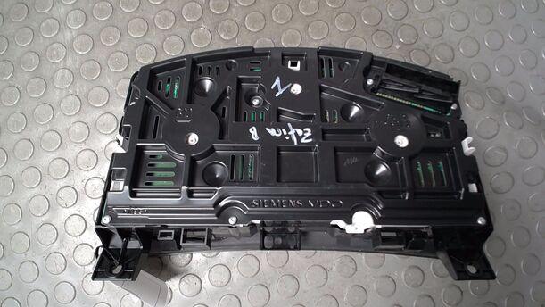 Foto: TACHOEINHEIT/ KOMBIINSTRUMENT ( ENTHEIRATET ) eines Opel Zafira 1.9 CDTI GL