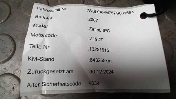 Foto: TACHOEINHEIT/ KOMBIINSTRUMENT ( ENTHEIRATET ) eines Opel Zafira 1.9 CDTI GL