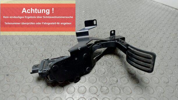 Foto: GASPEDAL ( SCHALTGETRIEBE ) eines Lancia Phedra 2.2 Multijet 16v DPF GL