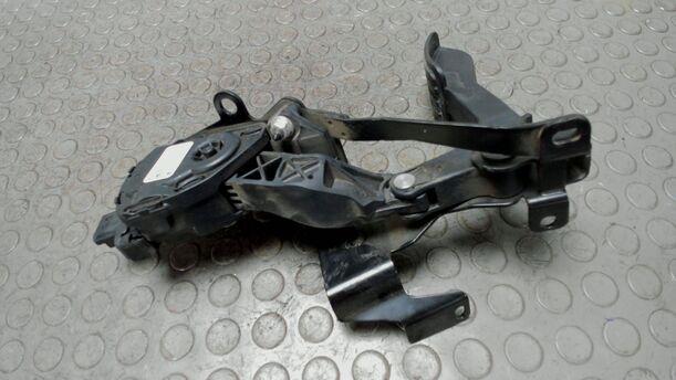 Foto: GASPEDAL ( SCHALTGETRIEBE ) eines Lancia Phedra 2.2 Multijet 16v DPF GL