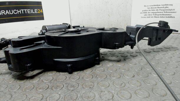 Foto: MOTOR SCHIEBETÜR LINKS eines Lancia Phedra 2.2 Multijet 16v DPF GL