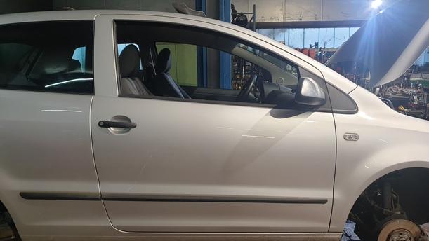 Foto: TÜR RECHTS eines VW Fox 1.2 GL