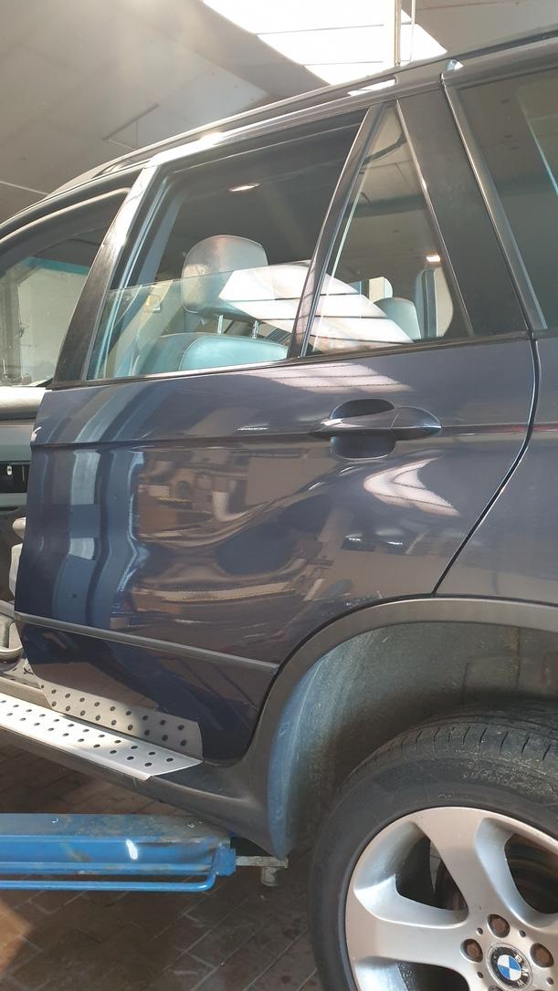 Foto: TÜR HINTEN LINKS eines BMW X5 3.0 d GL