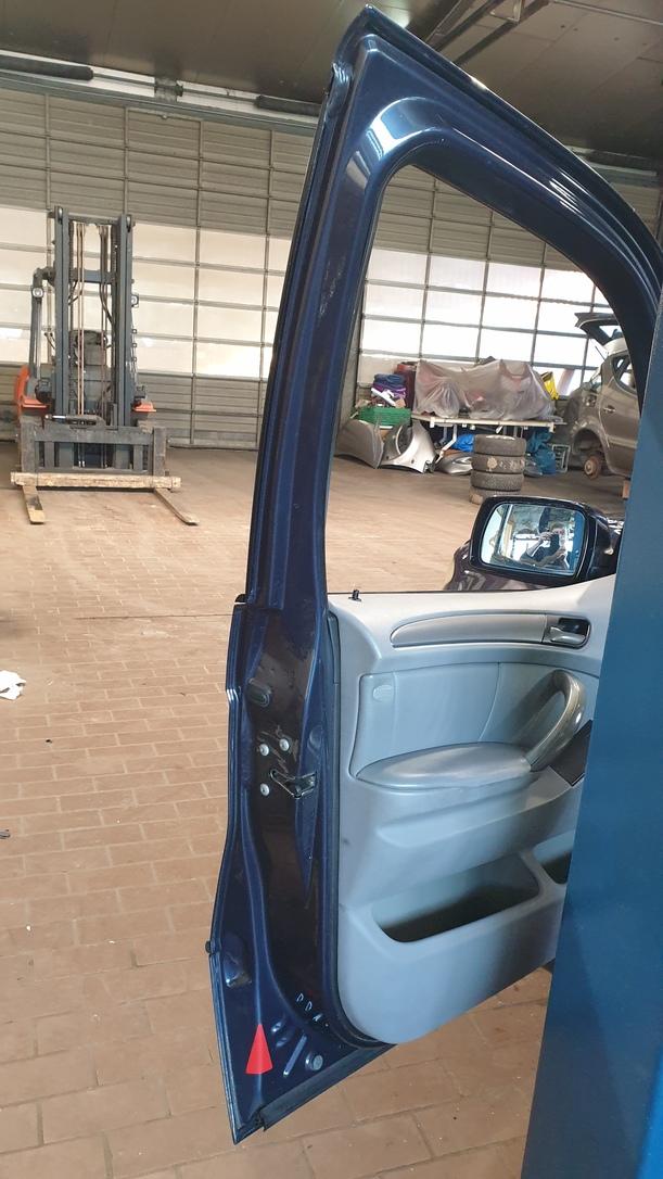 Foto: TÜR VORN LINKS eines BMW X5 3.0 d GL