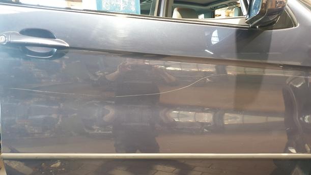 Foto: TÜR VORN RECHTS eines BMW X5 3.0 d GL