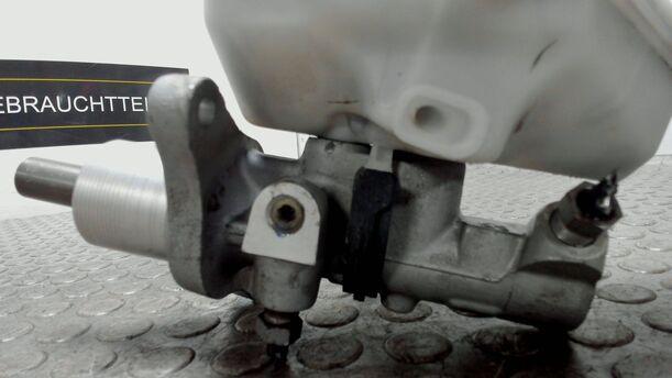 Foto: HAUPTBREMSZYLINDER eines Lancia Phedra 2.2 Multijet 16v DPF GL