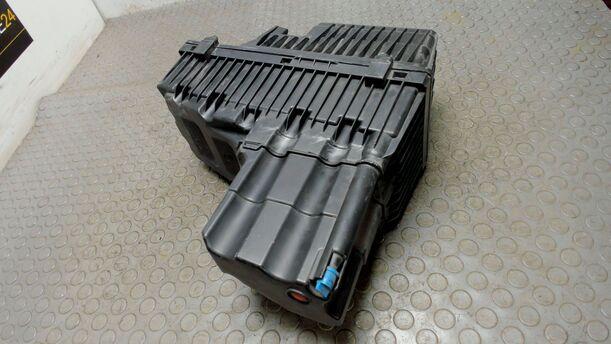 Foto: LUFTFILTERKASTEN eines Lancia Phedra 2.2 Multijet 16v DPF GL