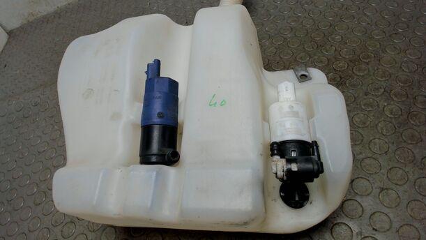 Foto: SCHEIBENWASCHBEHÄLTER eines Lancia Phedra 2.2 Multijet 16v DPF GL